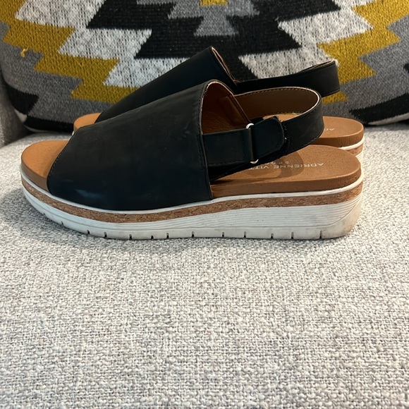 Adrienne Vittadini sandal 8 - Picture 4 of 7